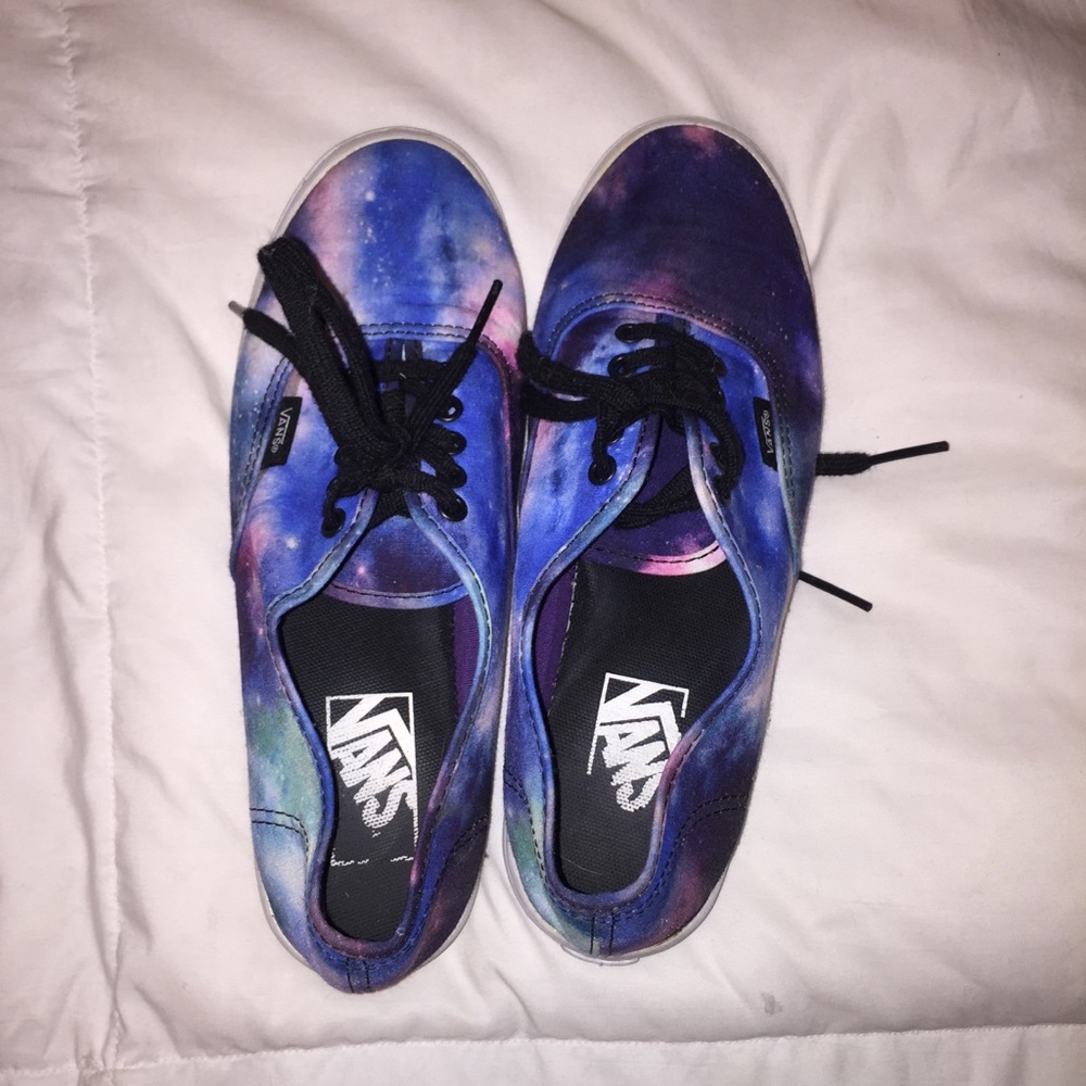 GALAXY VANS💜
