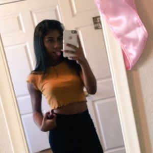 Meet your Posher, Simone