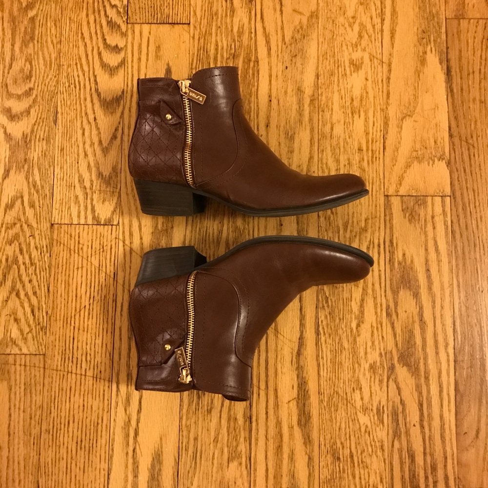 Unisa Unpatsie booties size 8.5