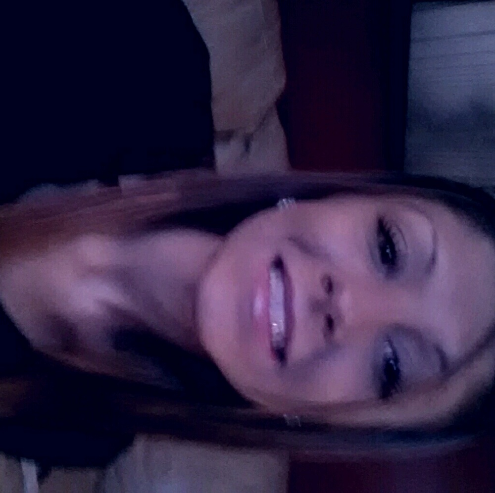 Meet your Posher, Mia