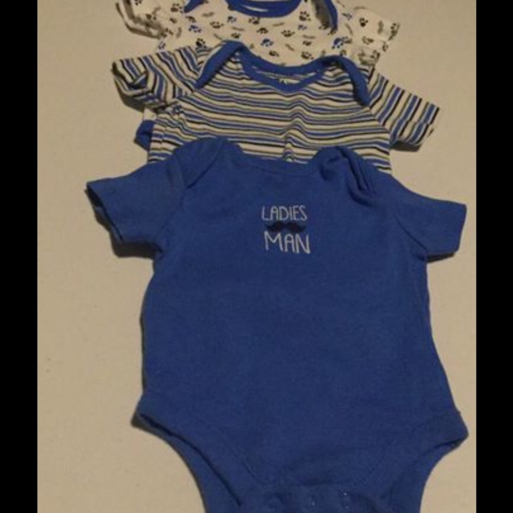 Newborn onesies set of 3