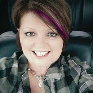 Meet your Posher, Deborah