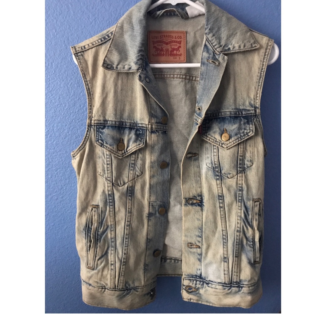 Levi's Faded Vintage Denim Vest - Picture 1 of 6