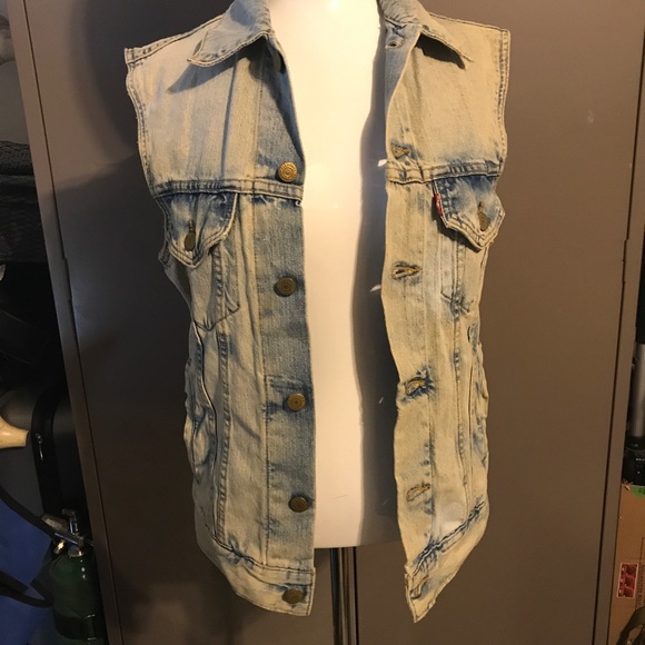 Levi's Faded Vintage Denim Vest - Picture 2 of 6