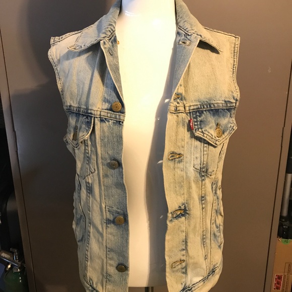 Levi's Faded Vintage Denim Vest - Picture 3 of 6