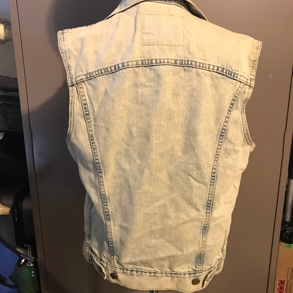 Levi's Faded Vintage Denim Vest - Picture 4 of 6