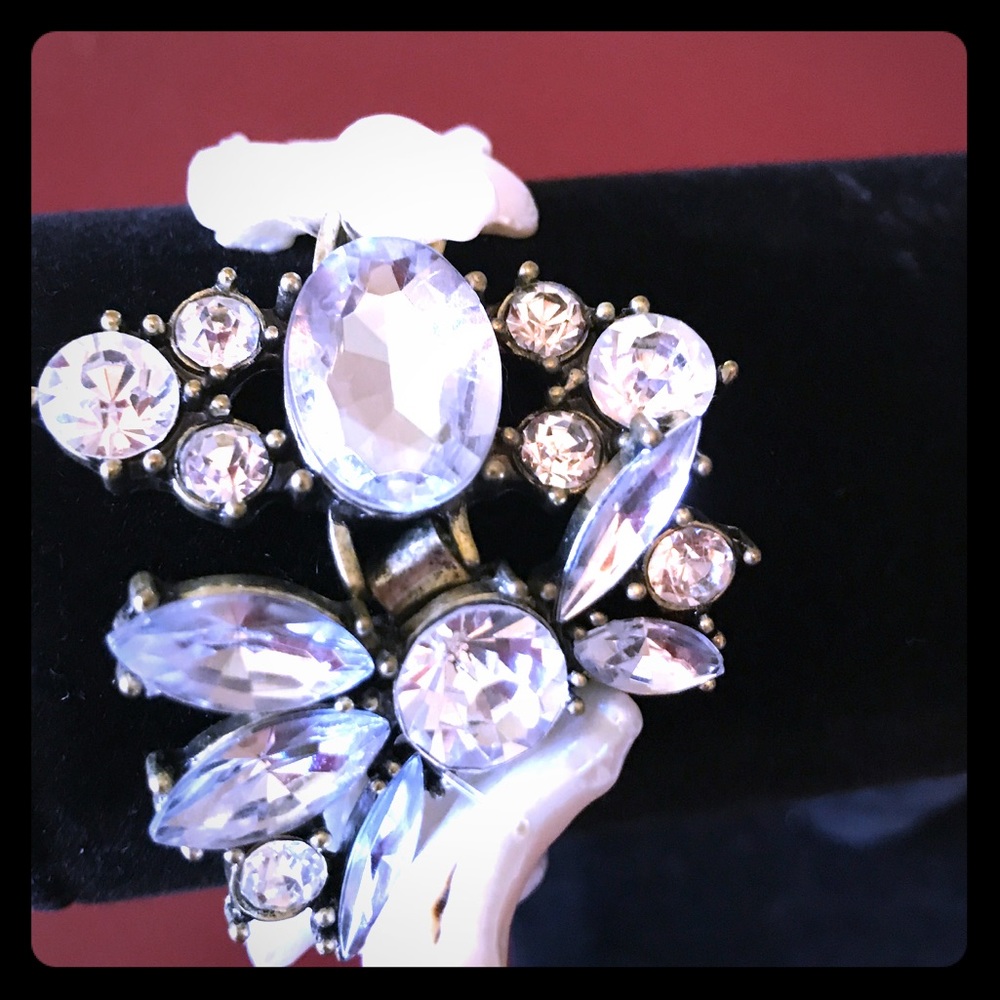 Handmade real water pearl bracelet with crystals