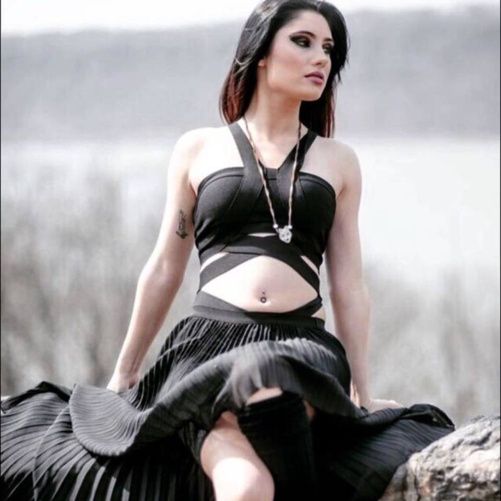 Meet your Posher, Crystal