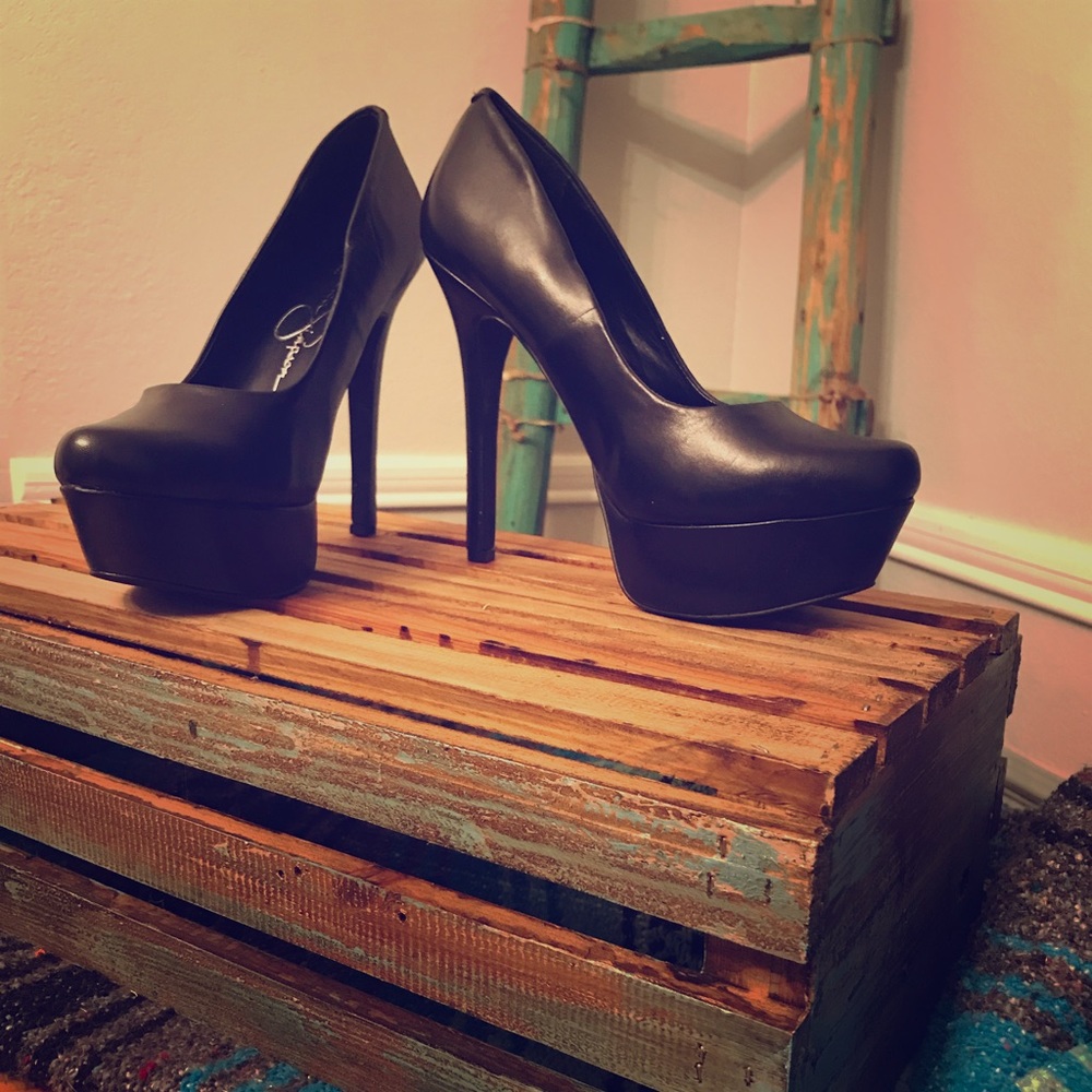 Black Leather Jessica Simpson Platform Pumps
