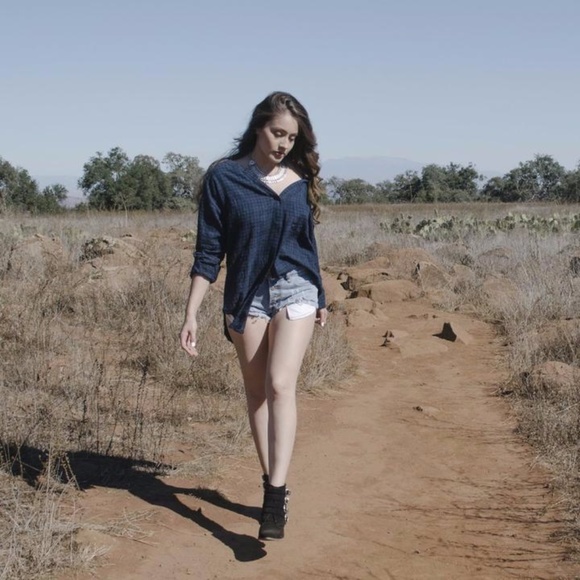 Off The Shoulder Flannel - Picture 5 of 6