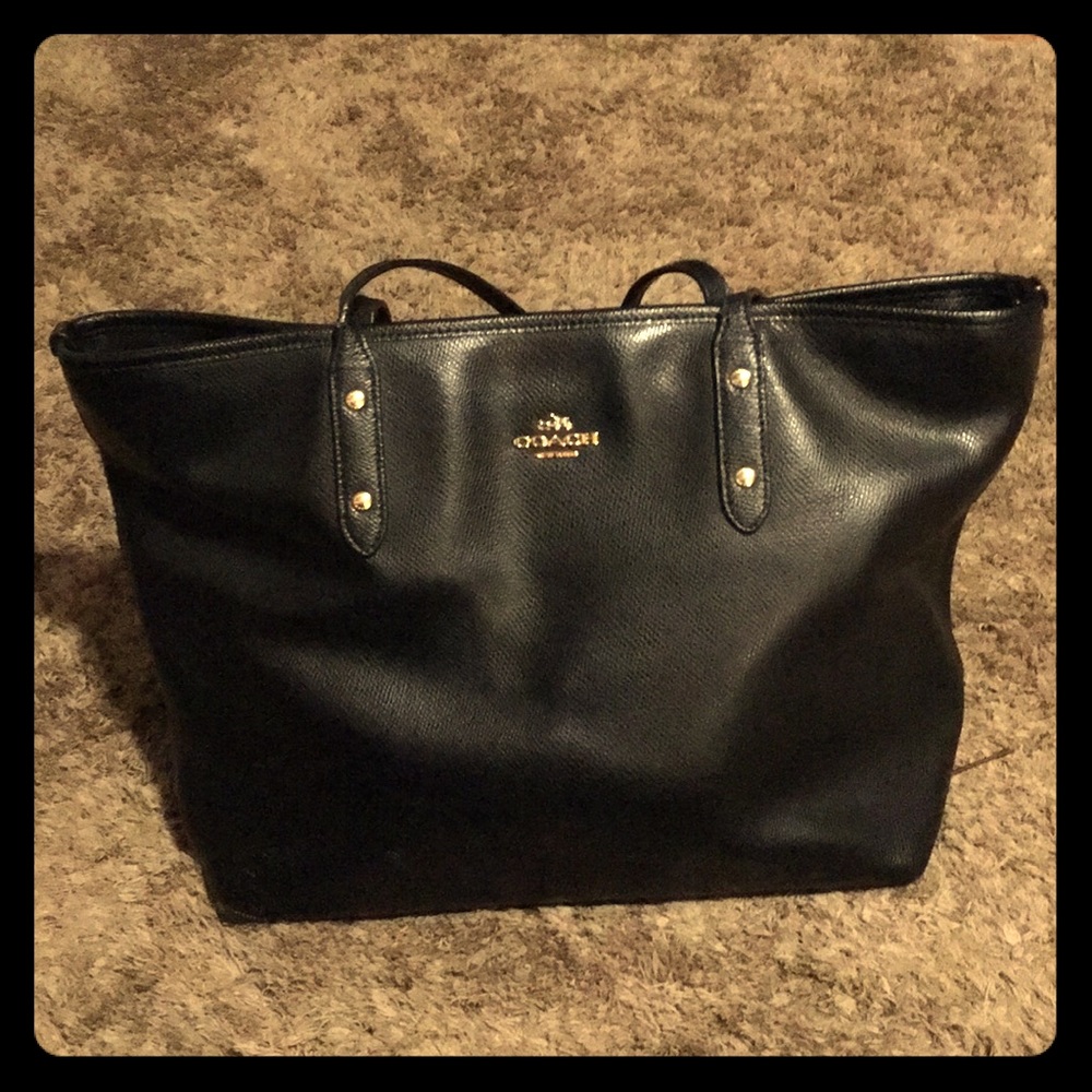Classic black leather Coach purse!