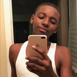 Meet your Posher, Avyion