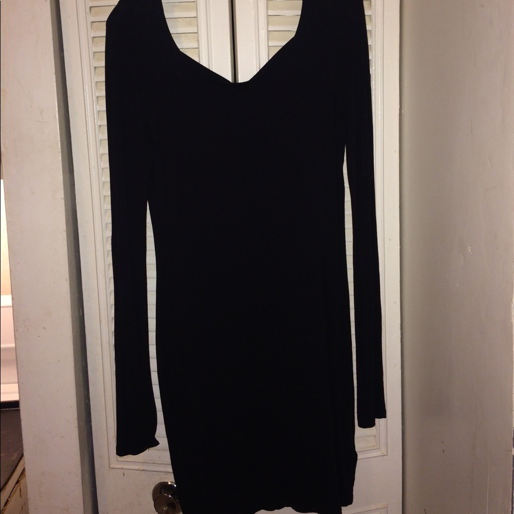 Black bodycon dress w/ criss cross back