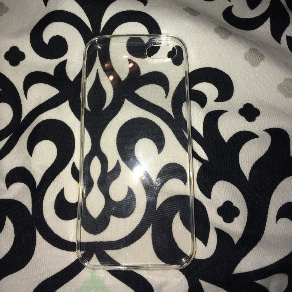 Clear iPhone 5/5s/SE phone case.