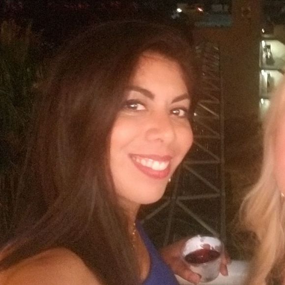 Meet your Posher, Lesley - Picture 1 of 1