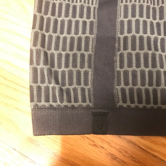 Lululemon Running top - Picture 3 of 3