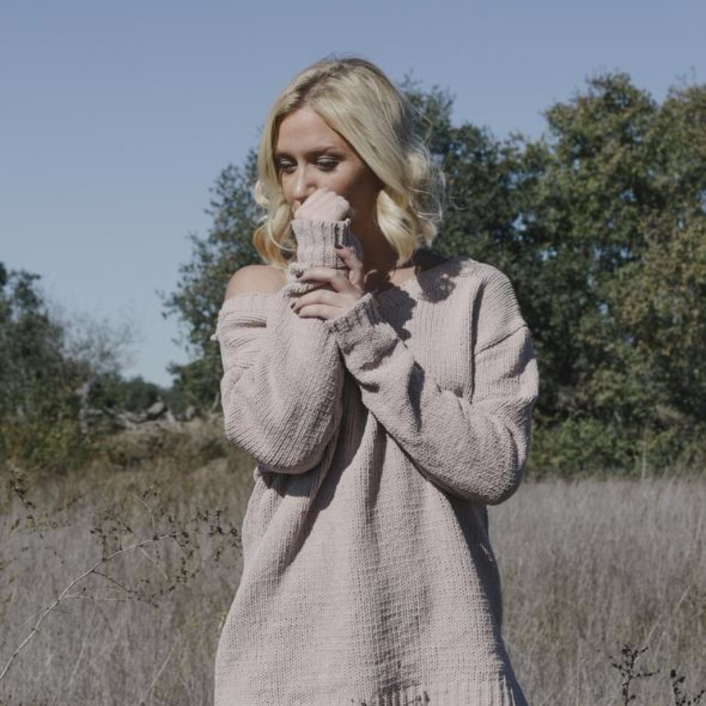 Tie Up Sweater - Picture 5 of 7