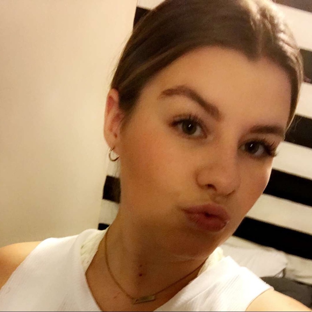 Meet your Posher, Ashley