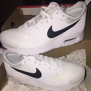 Brand new NIKE Air Max Tavas