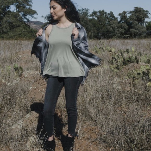 ✨ Final Price- Fringe Hem Flannel - Picture 5 of 5