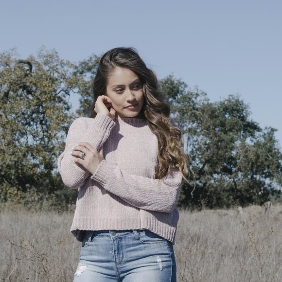 ✨SALE ✨Cozy Soft Sweater - Picture 3 of 4