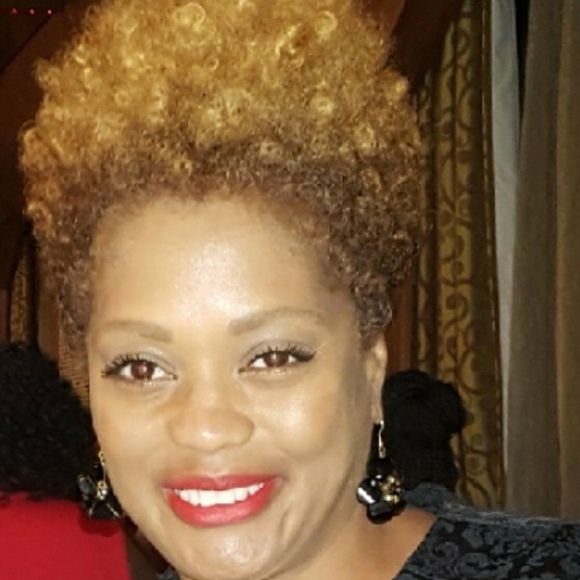 Meet your Posher, Lisa - Picture 1 of 1