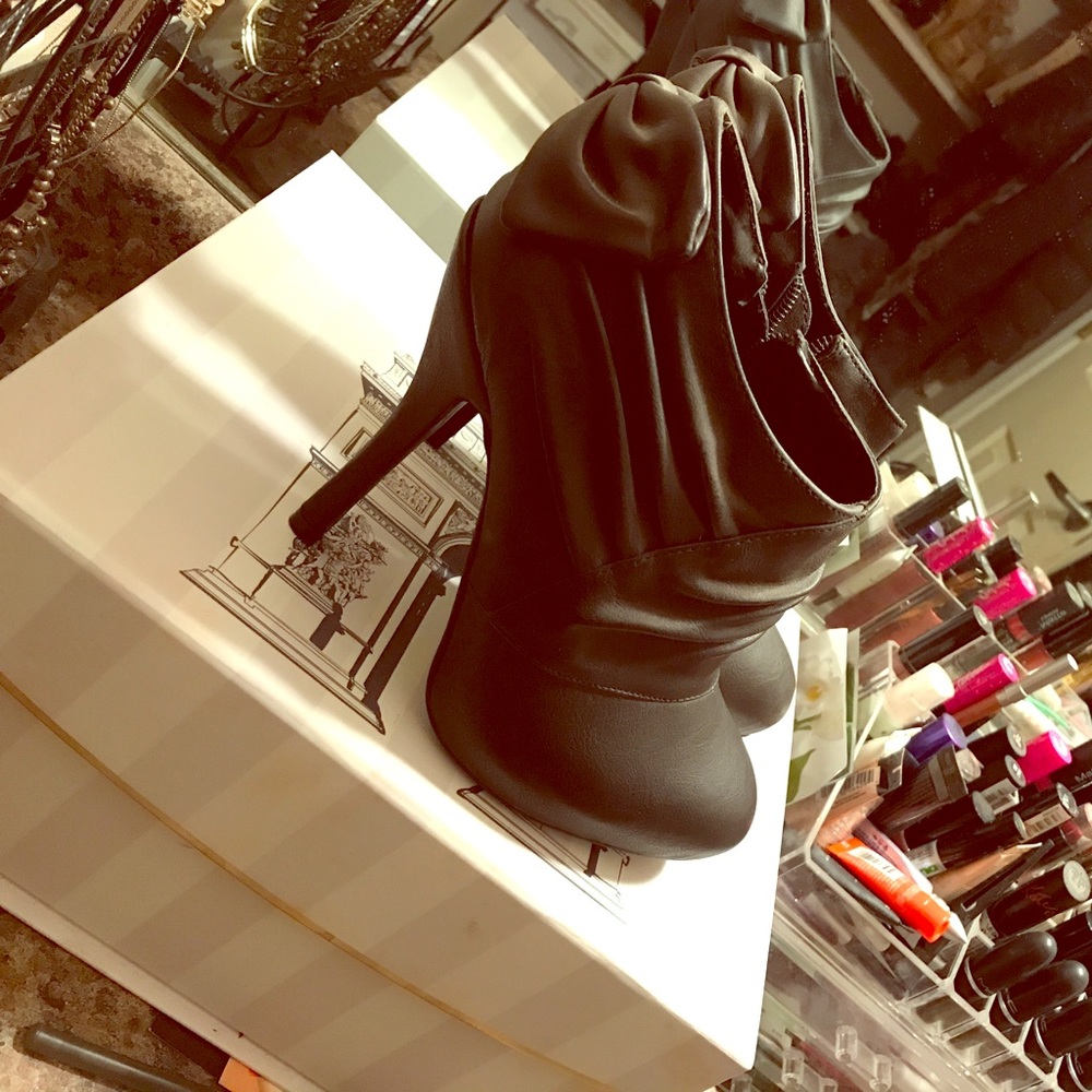 ankle boots with bow on the back