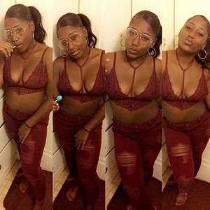 Meet your Posher, Lay