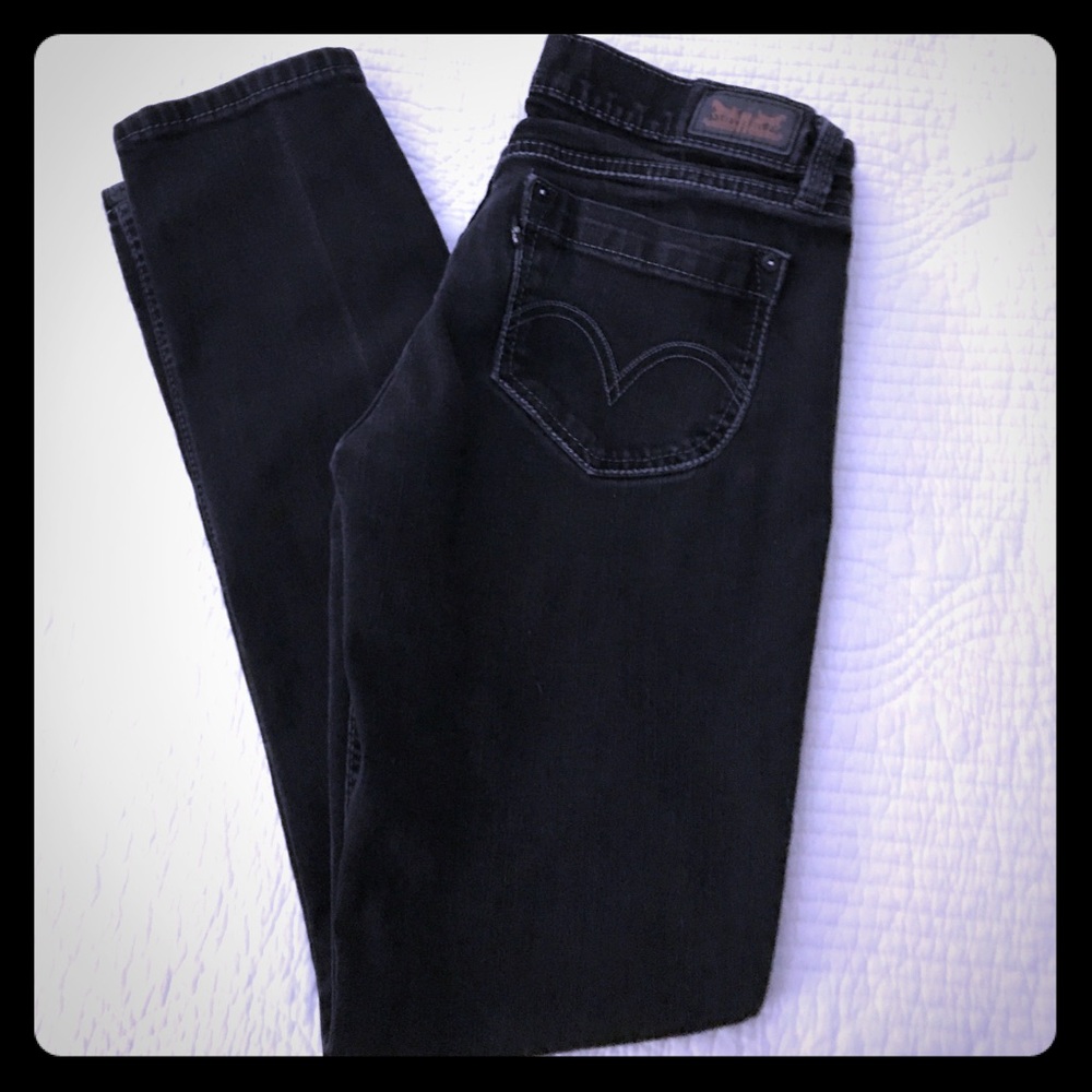 🌺LEVI’S BLK 524 SKINNY JEANS SIZE:11M 🌺