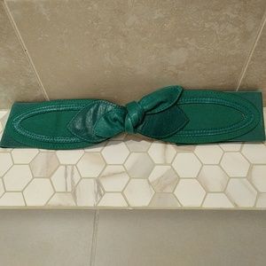 Green leather and elastic bow belt