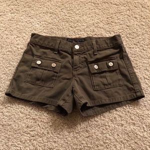 JUICY COUTURE shorts.