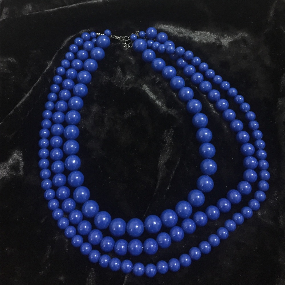 Gorgeous blue necklace