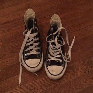 black and white hi top converse