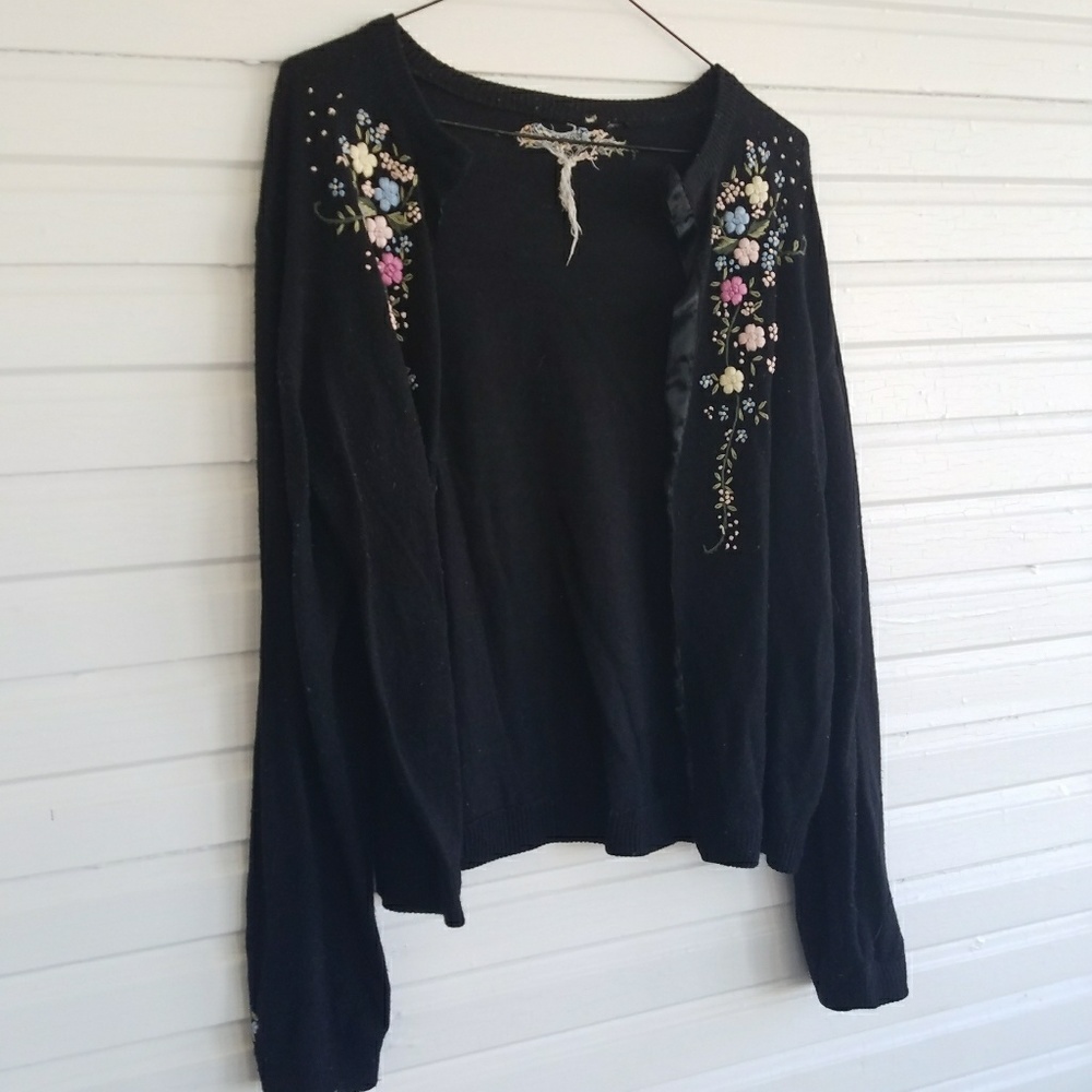 Vintage Floral Embroidered Cardigan
