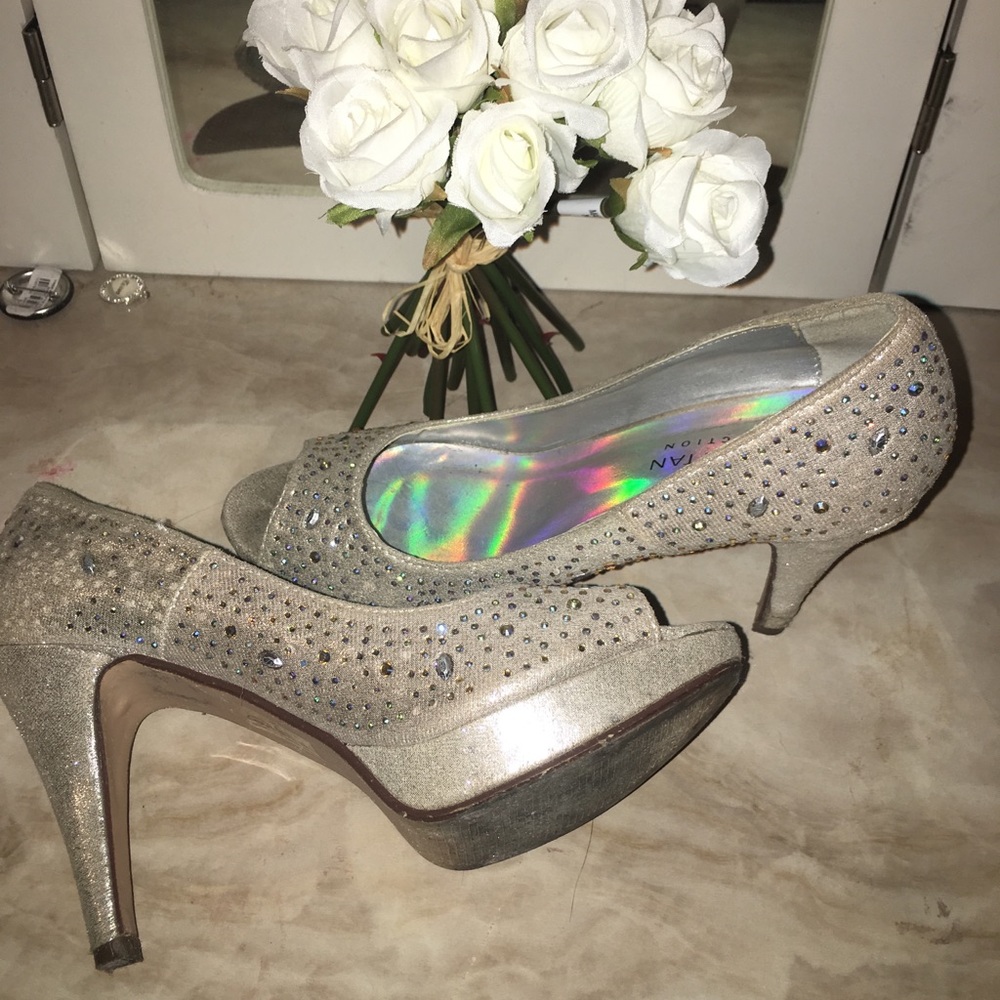 Heels - Picture 2 of 3