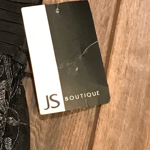 👗 Perfect for a Christmas 🎄 or New Years Dress!! - Picture 4 of 4