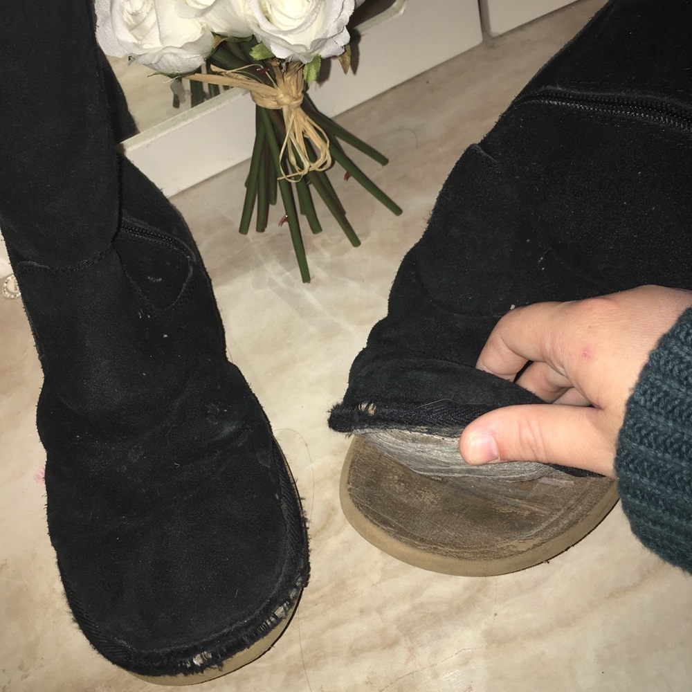 UGG Boots - Picture 3 of 5