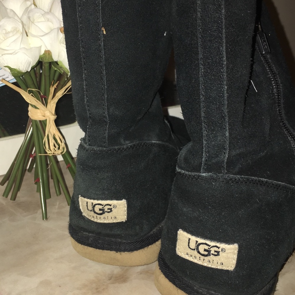 UGG Boots - Picture 4 of 5