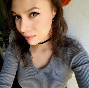 Meet your Posher, Valeria