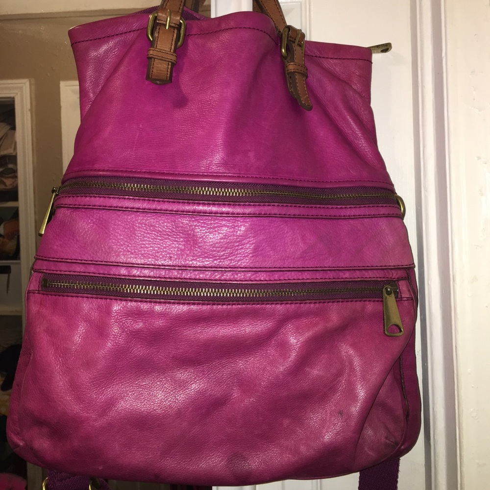 Fossil Explorer Berry.  Good Condition! Leather!