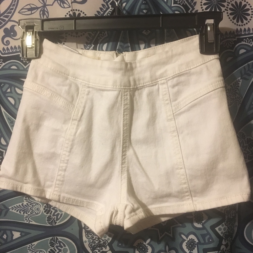 Bullhead (Pacsun) white shorts.