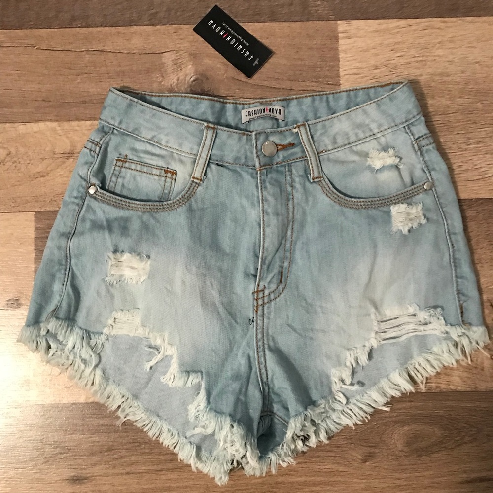 Fashion nova high waisted denim shorts