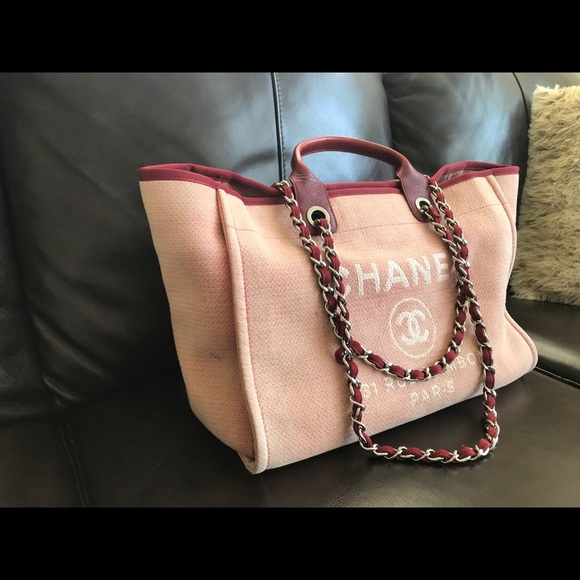 🍁HOST PICK🍁 Chanel Deauville (large) - Picture 3 of 8