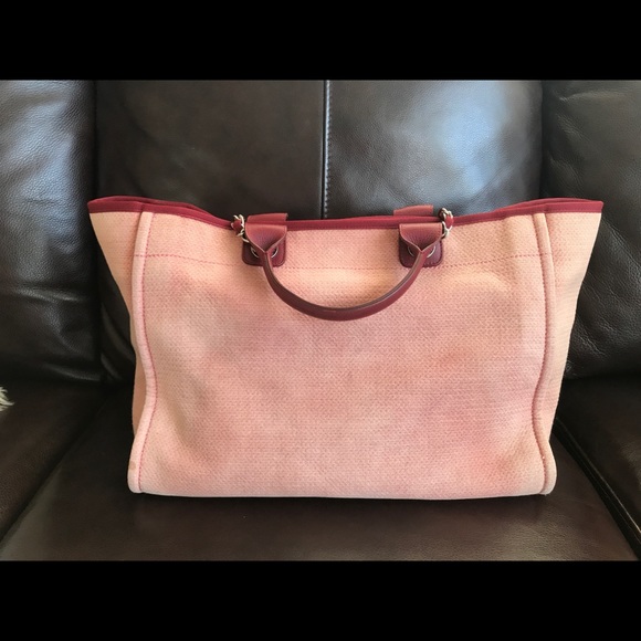 🍁HOST PICK🍁 Chanel Deauville (large) - Picture 5 of 8