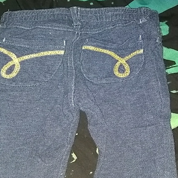 Calvin Klein - Picture 2 of 3