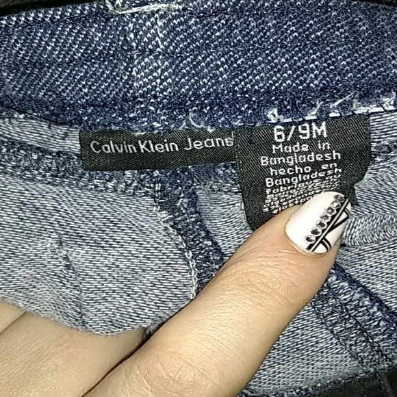 Calvin Klein - Picture 3 of 3