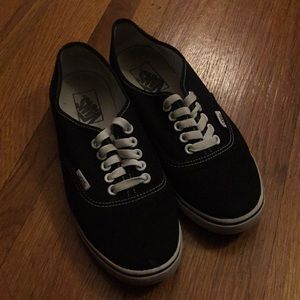 UNISEX BLACK VANS