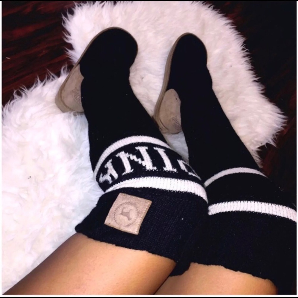 ❌ SOLD ❌ New VS Pink Mukluks ✨