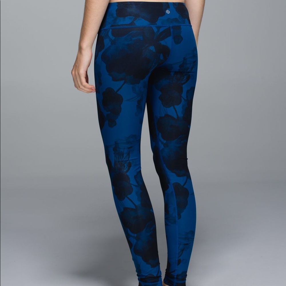 Blue floral lululemon leggings
