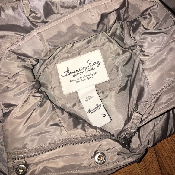 NWOT Vest with fur hood - Picture 4 of 5